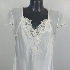 Vintage Dentella nightgown embroidered open back